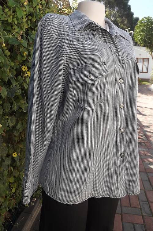 Black & White Check Shirt with Yoke & 2 Pockets by Topics in size 12/36 - very good condition