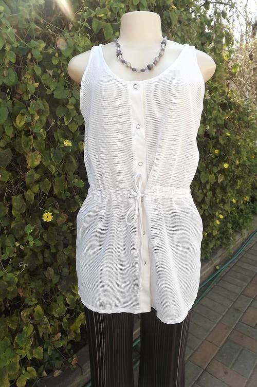 Cream Long Mesh Top/Tunic with Cotton Trimming. Press button front size 12/36 - good condition