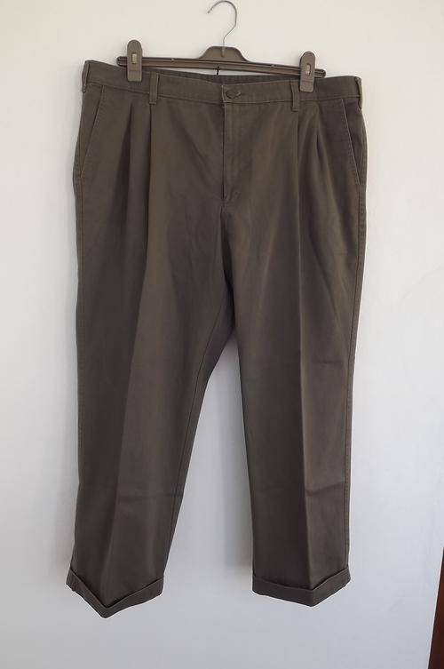 Men's Chino Pants in Artichoke Green by Woolworths in size 40 - waist 102cm, inside leg 74cm
