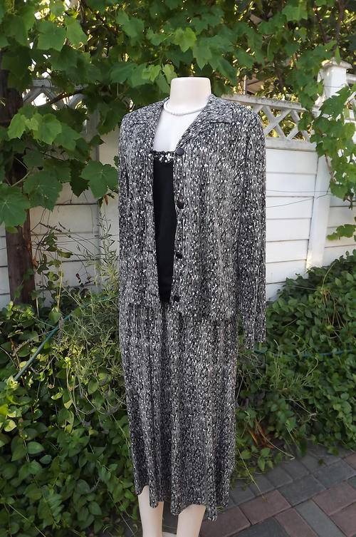 Fabulous 2 Piece Outfit from the 80's by Julie Whyte in size 12/36 - as new