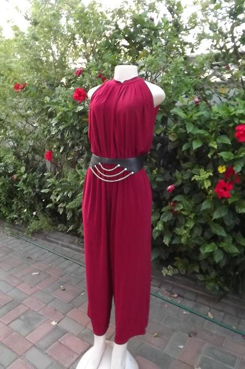 Fabulous Dark Red Jumpsuit for Evening or Day Wear in size 12/36 - new condition - belt included