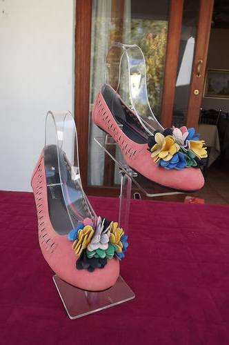 Pair of very pretty peach colour ballerina flats by Caicaini.Size 40/7 colourful flower on front.New