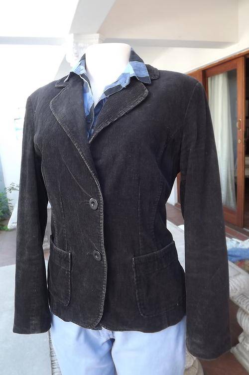 Black casual corderoy blazer/jacket.Size 34/10 from Mosaic.Front pockets.Styled with nice detail