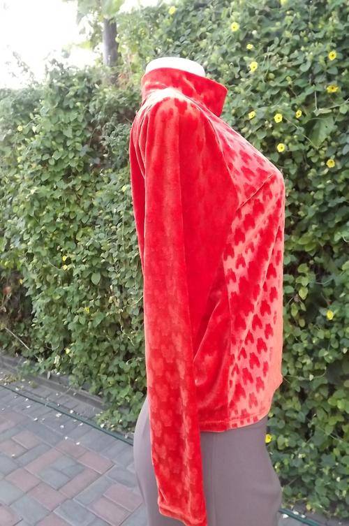 Nectarine Colour Velvet Embossed High Neck Top in size 6/30 - long sleeves - very good condition