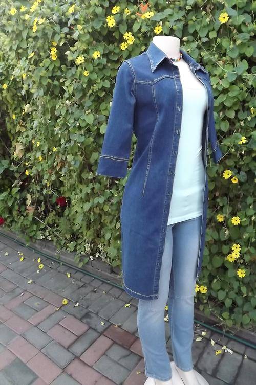 Stretch denim long OBR jacket with button down front.Size 30/6 or small 32/8.OBR is a small make!