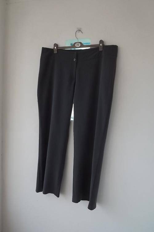 Grey ladies pants with wide waistband in classic style from Jewel.Size 46/22.Polyester stretch fabri