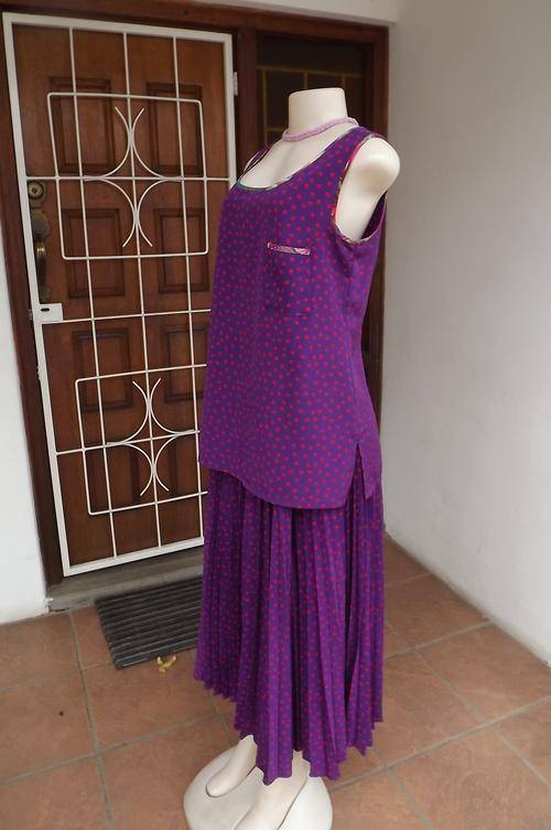 Funky Two-Piece 100% Silky Polyester Purple Polkadot flare culotte and top size 38/14. New condition