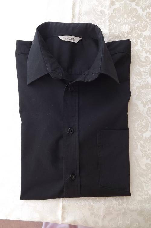 Smart black Woolworths polycotton long sleeve shirt for 13-14 year old boy.Very good condition