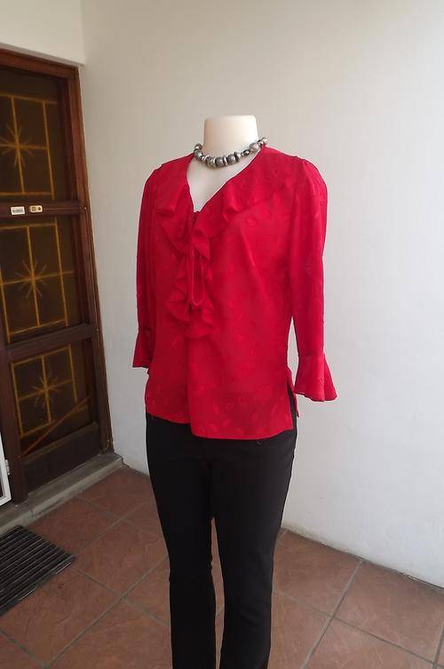 Beautiful in Red! Lisa Spinelli top with frilled collar,front and cuffs.Size 34/10.Sheer fabric with