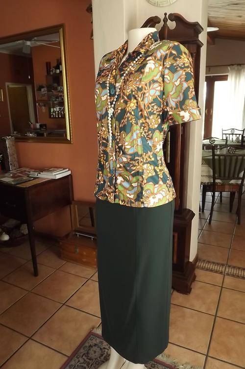 Vintage blouse by Leyden's from Germany.Size 36/12.Yoked with tucking on front.Good condition.