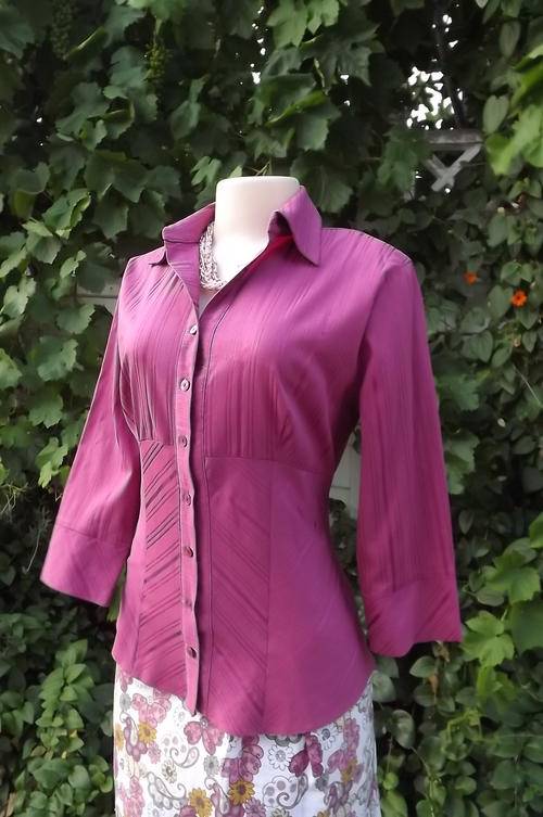 Chic Mulberry colour Truworths button down top - size 34/10. New condition