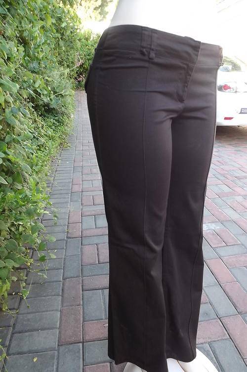 Good quality chocolate brown stretch cotton bootleg pants by Inwear in size 34/10. As new.