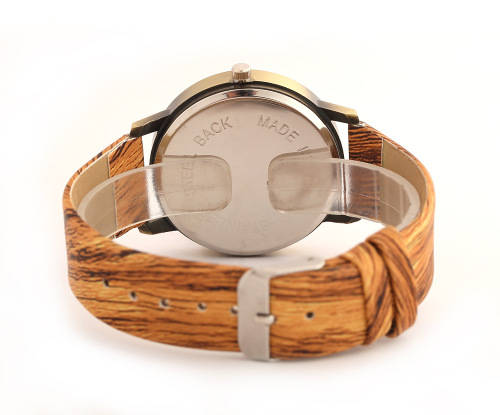 Wood detail quartz watch.. for him or her!! various grains..