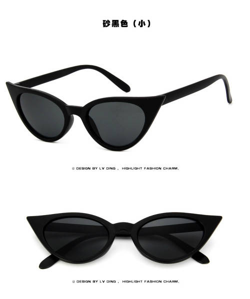 Stunning ladies Sunglasses, in a variance of colors!! Free pouch included..
