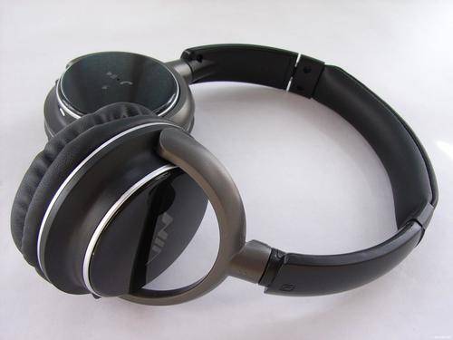 NIA Bluetooth Stereo Headphones - R1 Crazy Sale!