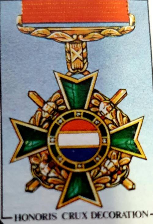 SADF MILITERE DEKORASIES / MEDALJES 1984  RARE COLLECTORS ITEM!