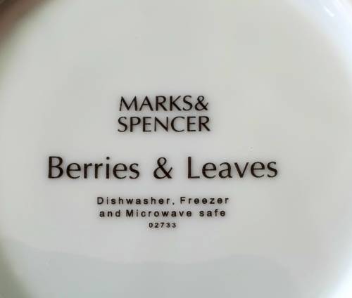 MARK & SPENCER. BERRIES AND LEAVES HIGH TEA SET. AS GOOD AS NEW. 21 PIECE SET.