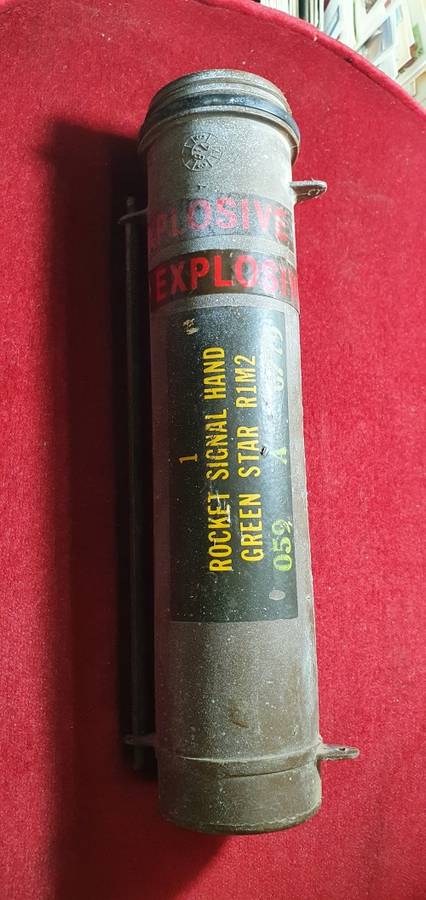 SADF. HAND SIGNAL ROCKET HOLDER. R1 M2.