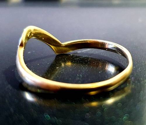 ANTIQUE 9 CT GOLD SIZE 7  RING. 1.1GRAMS.