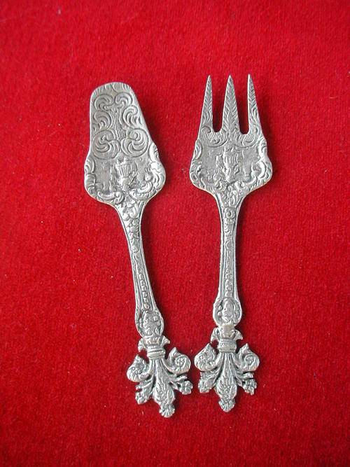 ANTIQUE VICTORIAN STYLE PEWTER SERVING FORK AND SPOON!!!  RARE!!