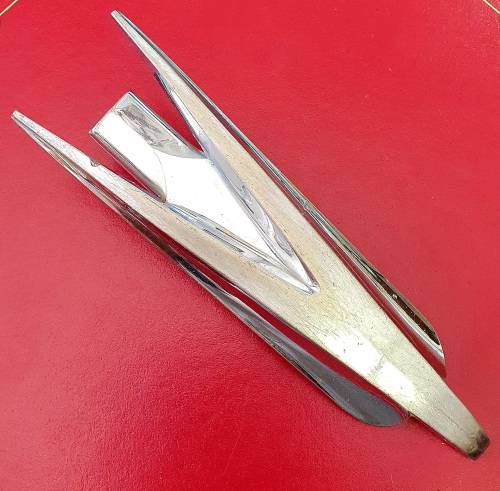 1950s FALCON HEAVY SOLID CHROME HOOD EMBLEM . VERY SCARCE !! 18CM LONG.