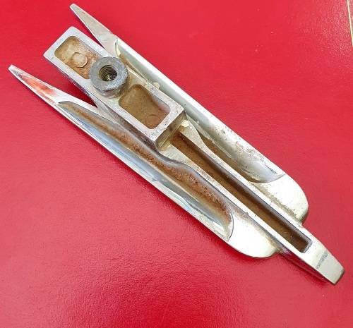 1950s FALCON HEAVY SOLID CHROME HOOD EMBLEM . VERY SCARCE !! 18CM LONG.