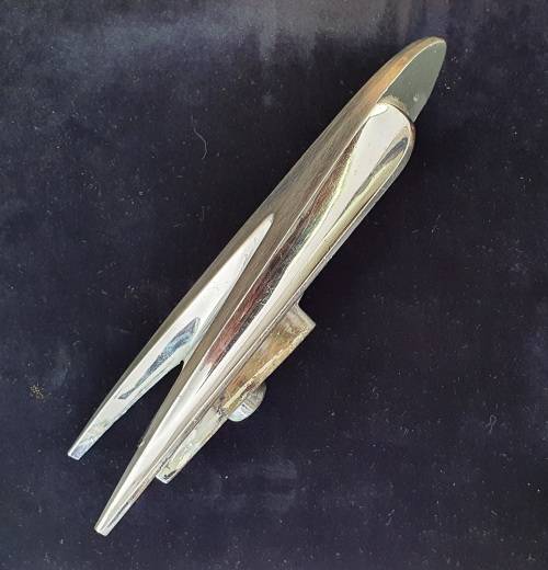 1950s FALCON HEAVY SOLID CHROME HOOD EMBLEM . VERY SCARCE !! 18CM LONG.