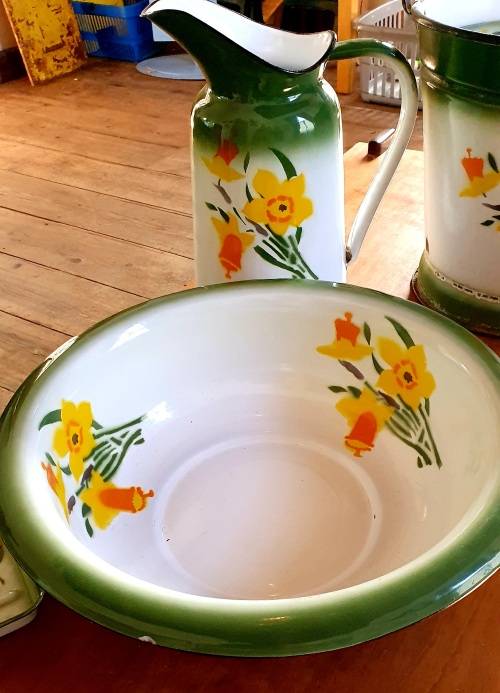 1930s 5 PIECE ENAMELWARE BATHROOM SET !! EXCEPTIONAL CONDITION !! SEE DETAIL DESCRIPTION !!