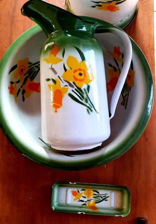 1930s 5 PIECE ENAMELWARE BATHROOM SET !! EXCEPTIONAL CONDITION !! SEE DETAIL DESCRIPTION !!