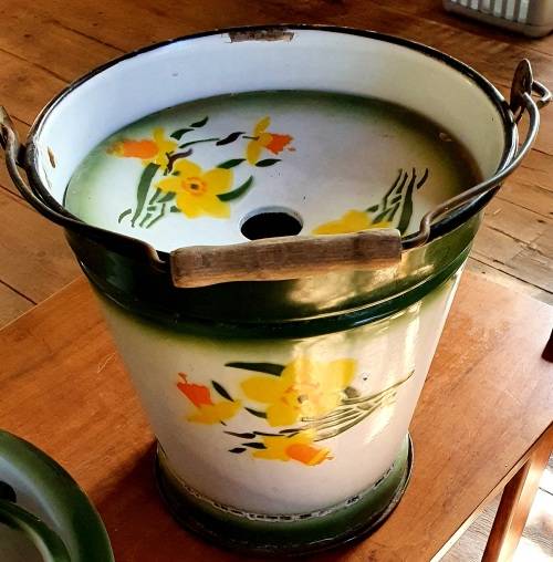 1930s 5 PIECE ENAMELWARE BATHROOM SET !! EXCEPTIONAL CONDITION !! SEE DETAIL DESCRIPTION !!