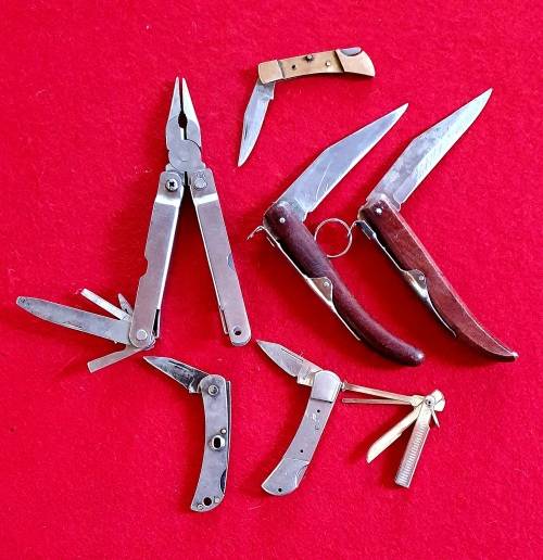 7 X ANTIQUE / VINTAGE FOLDING KNIFES . SELLING AS RESTOURATION JOBLOT.