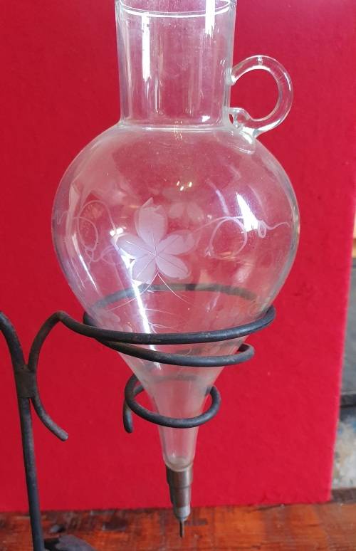 ANTIQUE CRYSTAL WINE DECANTER ON STAND. 50CM HIGH
