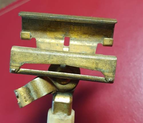 ANTIQUE EVERSHARP SCHICK CANADA RAZOR