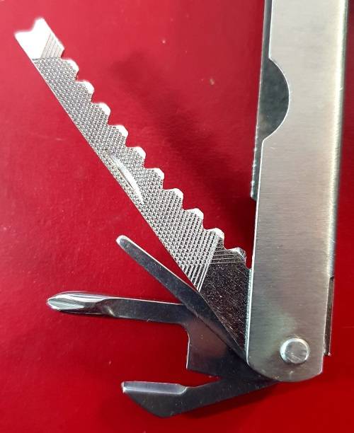 MULTI TOOL SURVIVAL KNIFE. AS GOOD AS NEW.