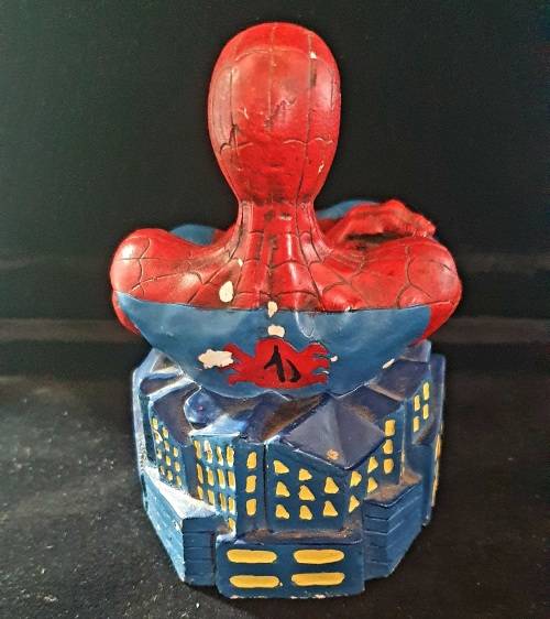 VINTAGE CERAMIC SPIDER MAN BUST . 12CM HIGH X 28 CM CIRC.