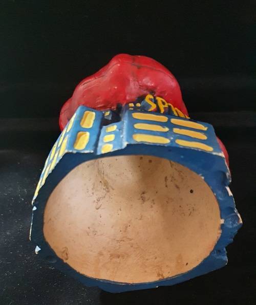 VINTAGE CERAMIC SPIDER MAN BUST . 12CM HIGH X 28 CM CIRC.