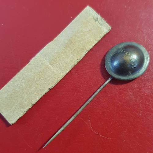 WW11 MOTH LAPEL PIN BADGE.