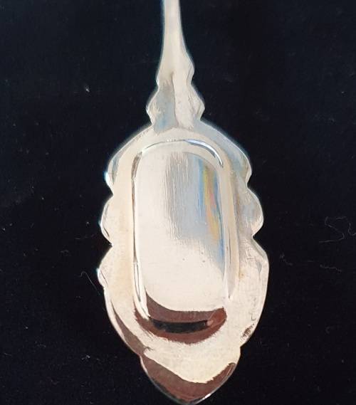 6 X VINTAGE PORCELAIN and STAINLESS TEASPOONS. FLOWER DESIGN. STUNNING DETAIL !!