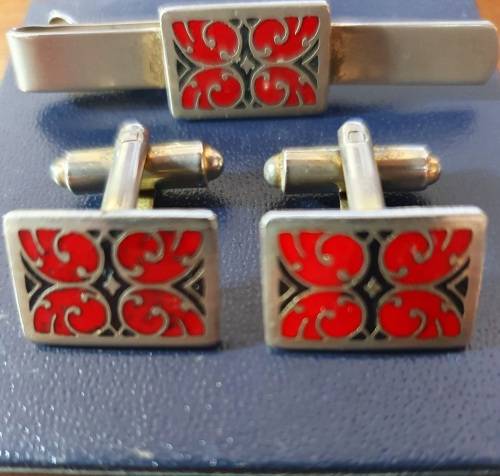 ANTIQUE ENAMEL INLAY CUFFLINKS AND TIE CLIP