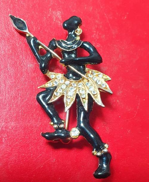 VINTAGE BIG IMPI METAL PORCELAIN AND POLISHED GLASS BROOCH. STUNNING DETAIL !!