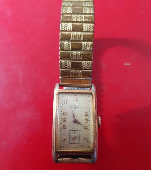 ANTIQUE ROAMER 17 JEWELS ANTIMAGNETIC LADIES WATCH .