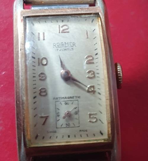 ANTIQUE ROAMER 17 JEWELS ANTIMAGNETIC LADIES WATCH .