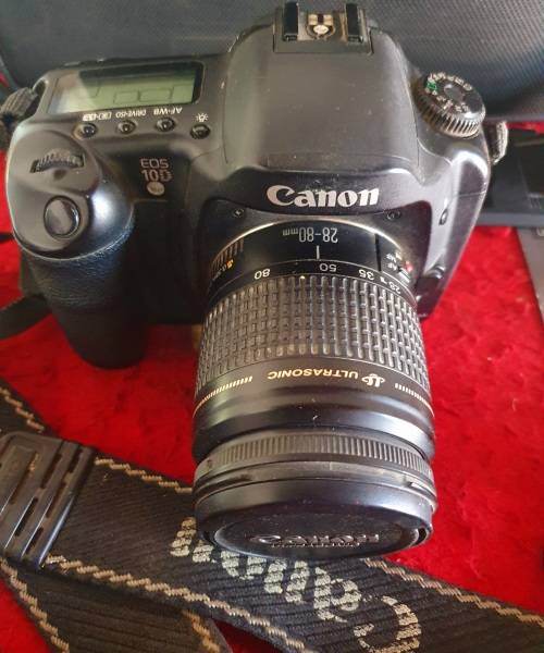 CANON EOS 10D CAMERA WITH ZOOM LENS EF 28-80MM . 58MM. PLUS BAG ETC.