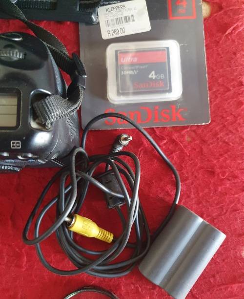 CANON EOS 10D CAMERA WITH ZOOM LENS EF 28-80MM . 58MM. PLUS BAG ETC.