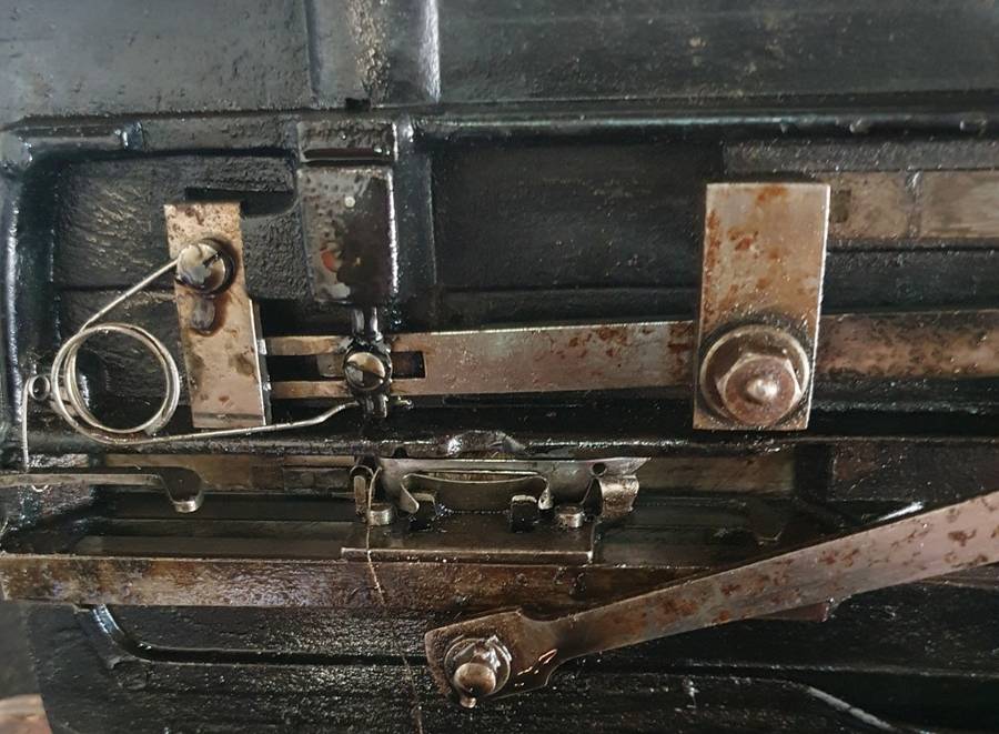 1890 GRITZNER DURLACH SEWING MACHINE . WITH ORIGINAL BOX. 130 YEARS OLD !!