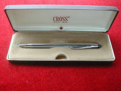 CROSS POLISHED STEEL PEN. WITH CASE.