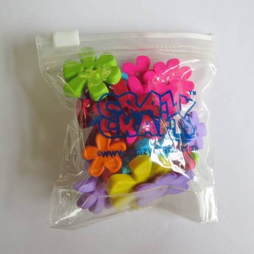Lot of 19 colourful flower buttons