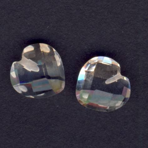 Pair of heart shaped Topaz stones - total 1,78 carat