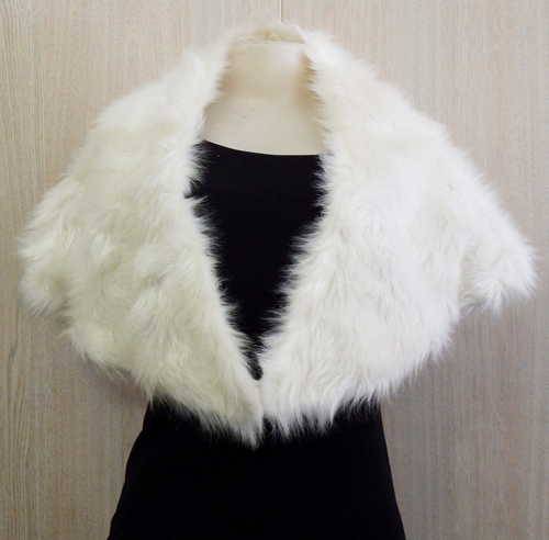 Bride's faux fur stola