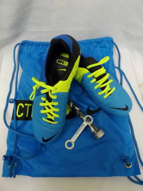 Brand new Nike CTR 360 UK 7 Rugby toks